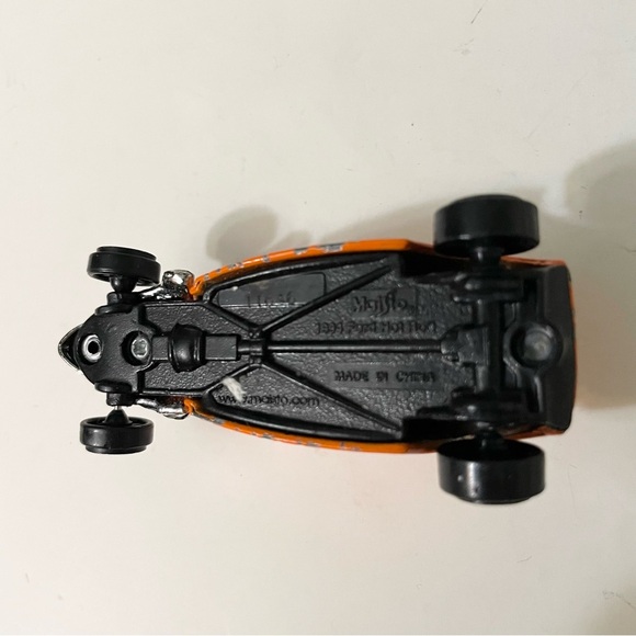 Lot of 28 Diecast Cars Maisto Toys - Picture 16 of 16